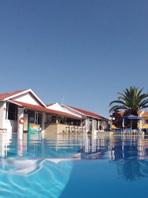 Tria Adelphia Corfu